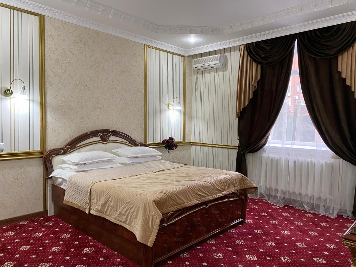 Lion Hotel アスターナ エクステリア 写真