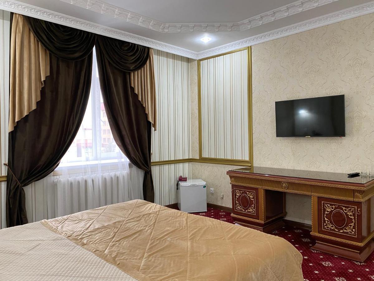 Lion Hotel アスターナ エクステリア 写真